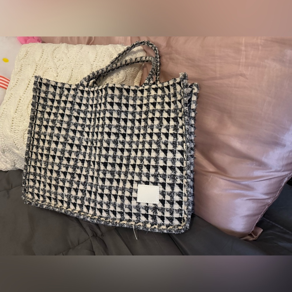 Tote bag